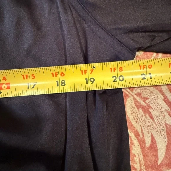 NWT White House Black Market Satin Elegant Black Blouse SZ L - Picture 3 of 16